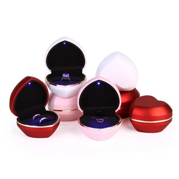 Crystal Hot Selling LED Lighted Earring Ring Gift Box Heart Shape Gifts Boxes Wedding Engagement Ring Jewelry Display
Crystal Hot Selling LED Lighted Earring Ring Gift Box Heart Shape Gifts Boxes Wedding Engagement Ring Jewelry Display