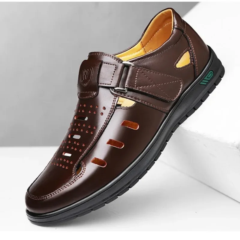 Summer Men Sandals Cozy Hollow Non-slip Soft Cool Lighted Breathable All-match Classic Wearable Fashion Casual Leather Sandals
Summer Men Sandals Cozy Hollow Non-slip Soft Cool Lighted Breathable All-match Classic Wearable Fashion Casual Leather Sandals