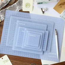 Simple two-color double-sided manual cutting board or cutting mats paper cutting backing plate
Simple two-color double-sided manual cutting board or cutting mats paper cutting backing plate