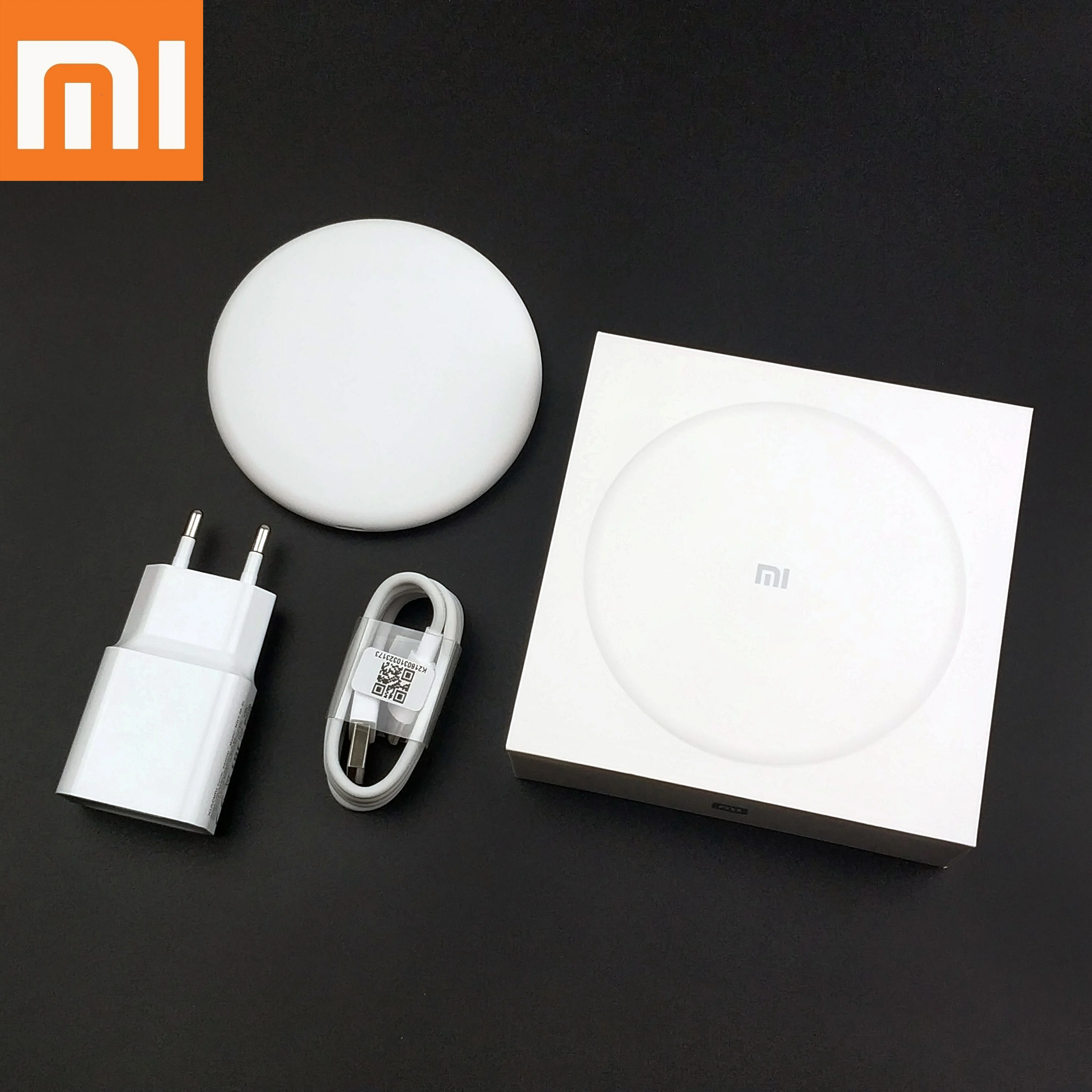 Original XiaoMi Mix 2s wireless Charger 9v quick charge QI Smart fast charge for Mi mix 3 Mi 9se 9T 9 8 Mix 3 A2 Mobliephone
Original XiaoMi Mix 2s wireless Charger 9v quick charge QI Smart fast charge for Mi mix 3 Mi 9se 9T 9 8 Mix 3 A2 Mobliephone