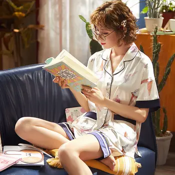 2020 New Printing Stain Silk Pajama Set Woman Korean Sweet Lovely Short Sleeve Tops & Shorts Pijama Suits Nightwear Sleepwear
2020 New Printing Stain Silk Pajama Set Woman Korean Sweet Lovely Short Sleeve Tops & Shorts Pijama Suits Nightwear Sleepwear