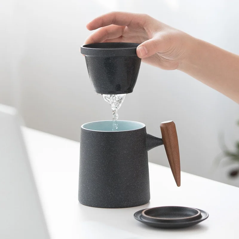High Quality Tea Mug with Infuser Lid Handgrip Tea Cup Office Brief Water Drinking Mug Tea Ceremony with Gift Box Kitchen Supply
High Quality Tea Mug with Infuser Lid Handgrip Tea Cup Office Brief Water Drinking Mug Tea Ceremony with Gift Box Kitchen Supply