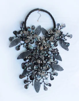 Handmade Seed beads Leaf Black shell flower Necklace for Women
Handmade Seed beads Leaf Black shell flower Necklace for Women