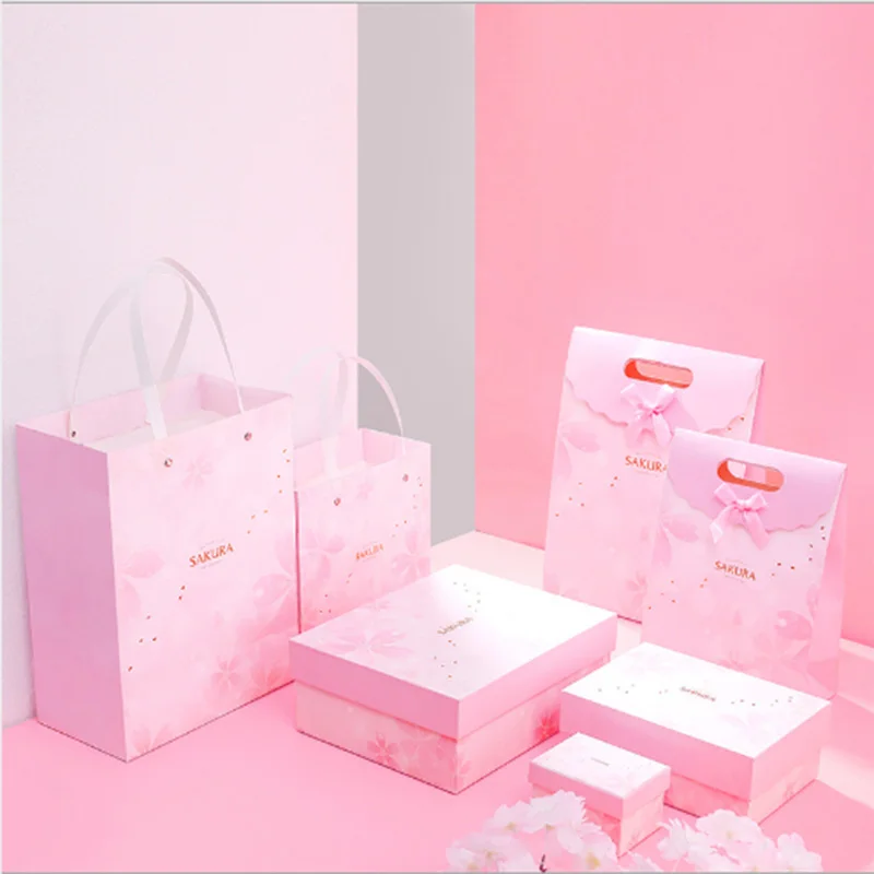 5pcs Newest Arrived Fashion Design Gift box Paperboard Storage Gift Protection Package Portable Hand Rope High-Quality Bags
5pcs Newest Arrived Fashion Design Gift box Paperboard Storage Gift Protection Package Portable Hand Rope High-Quality Bags