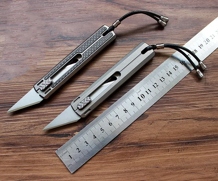 EDC Three Generations One Titanium Alloy Knife Gentleman Wallpaper Knife EDC Out Of The Box Knife
EDC Three Generations One Titanium Alloy Knife Gentleman Wallpaper Knife EDC Out Of The Box Knife