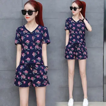 Plus Size Casual Tracksuits Women's large size floral Printed Sweatsuit Tops+ wide-legged shorts Two Piece Sportsuits
Plus Size Casual Tracksuits Women's large size floral Printed Sweatsuit Tops+ wide-legged shorts Two Piece Sportsuits