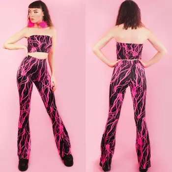 Women Tracksuit Off Shoulder Print Crop Top Flare Pants Set Lounge Wear Enchanting Suit Two Piece Set Fast Shipping
Women Tracksuit Off Shoulder Print Crop Top Flare Pants Set Lounge Wear Enchanting Suit Two Piece Set Fast Shipping
