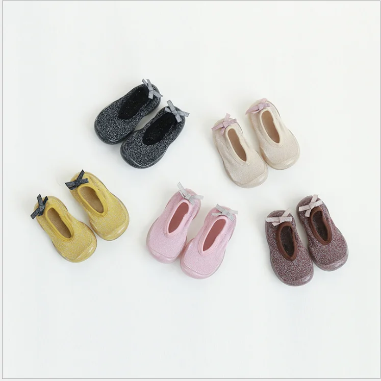 Spring and summer new baby floor shoes and socks non slip soft sole shallow bow walking socks children's socks
Spring and summer new baby floor shoes and socks non slip soft sole shallow bow walking socks children's socks