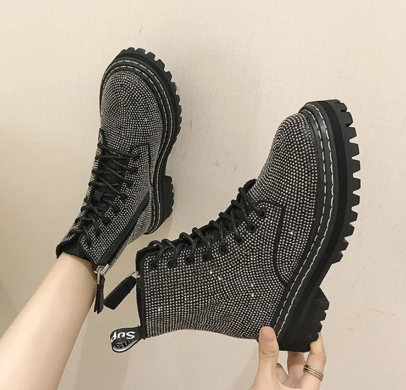 Winter women pumps dress Martin boots Platform Fashion Rhinestone lace up Round Toe mid heels snow botas women shoes mujer X963 
Winter women pumps dress Martin boots Platform Fashion Rhinestone lace up Round Toe mid heels snow botas women shoes mujer X963