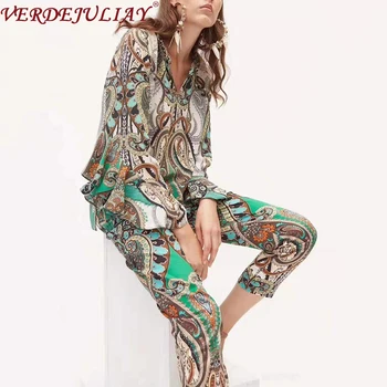 VERDEJULIAY European Runway Print Twinset Women V-neck Elegant Wide Flare Full Sleeve Pullover Tops + Elastic Waist Pants Suit
VERDEJULIAY European Runway Print Twinset Women V-neck Elegant Wide Flare Full Sleeve Pullover Tops + Elastic Waist Pants Suit