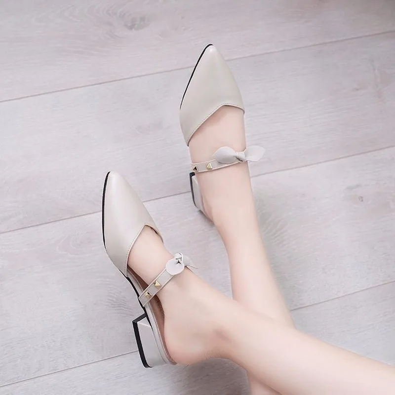 Slipper Women Shoes Woman Slides 2020 Spring Summer New Bow Knot Cover Pointed Toe Rivet Square Low Heels Ladies Shoes Mules
Slipper Women Shoes Woman Slides 2020 Spring Summer New Bow Knot Cover Pointed Toe Rivet Square Low Heels Ladies Shoes Mules