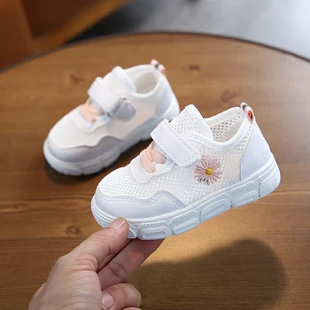 Summer Children Sports Shoes Hollow Girls Daisy Mesh Breathable Sneakers Little Kids Non-slip Student's Soft Bottom Shoes 
Summer Children Sports Shoes Hollow Girls Daisy Mesh Breathable Sneakers Little Kids Non-slip Student's Soft Bottom Shoes