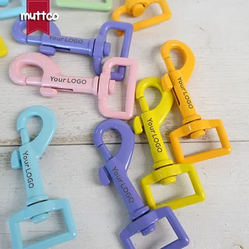 We provide laser engraving service customize LOGO, dog Clasp Kirsite hook buckle hardware for 20mm and 25mm
We provide laser engraving service customize LOGO, dog Clasp Kirsite hook buckle hardware for 20mm and 25mm