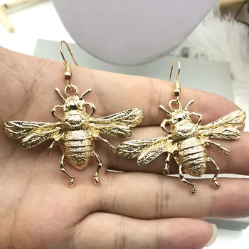 New! ! !Large Bee Statement Earring,Victorian Bee Earrings Vintage Styl,bumble Bees, Bee Lover Gift, Unique Earrings
New! ! !Large Bee Statement Earring,Victorian Bee Earrings Vintage Styl,bumble Bees, Bee Lover Gift, Unique Earrings