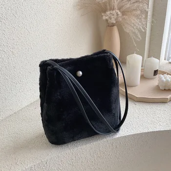 Autumn and winter furry small bag female 2019 popular new tide Korean version of the shoulder slung fashion portable bucket bag
Autumn and winter furry small bag female 2019 popular new tide Korean version of the shoulder slung fashion portable bucket bag