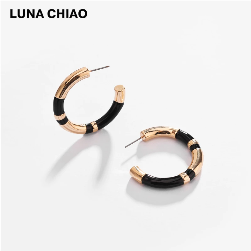 LUNA CHIAO 2019 Fall Winter New Metal Hoop Earring Boho Enameled Statement Earrings Jewelry for Women
LUNA CHIAO 2019 Fall Winter New Metal Hoop Earring Boho Enameled Statement Earrings Jewelry for Women