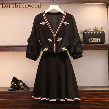 2020 Spring Summer Women Knitted Sets Ruffles Half Sleeve V-Neck Bees Embroidery Loose Cardigan and Elastic Waist Mini Skirt Set
2020 Spring Summer Women Knitted Sets Ruffles Half Sleeve V-Neck Bees Embroidery Loose Cardigan and Elastic Waist Mini Skirt Set