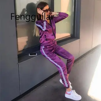 FENGGUILAI Satin Two Piece Set Tracksuit For Women Elegant Top And Pants Set Fall 2020 Womens Casual Sweat Suits Fitness Outfits
FENGGUILAI Satin Two Piece Set Tracksuit For Women Elegant Top And Pants Set Fall 2020 Womens Casual Sweat Suits Fitness Outfits