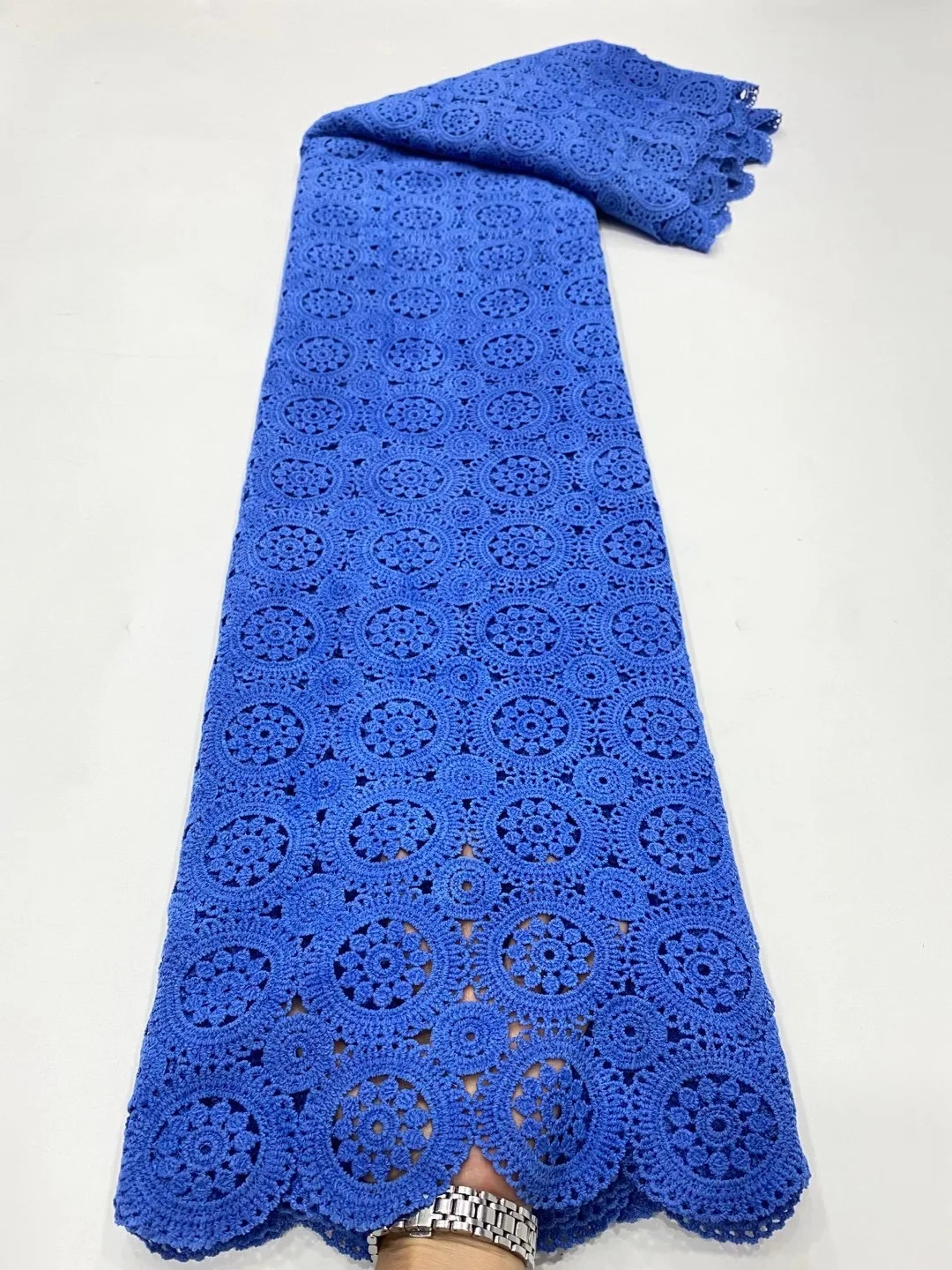 Latest African Lace Fabric 5 Yard Nigerian Guipure Cord Lace Fabric Hollow Out Water Soluble Cord Laces For Party D4469 
Latest African Lace Fabric 5 Yard Nigerian Guipure Cord Lace Fabric Hollow Out Water Soluble Cord Laces For Party D4469