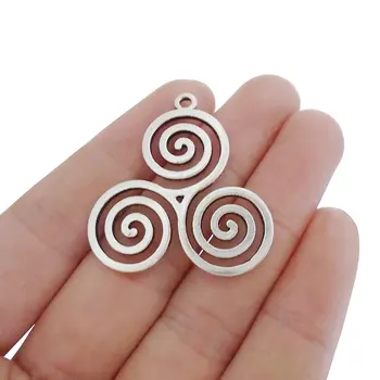 10 x Tibetan Silver Triskele Triskelion Triple Spiral Celtics Knot Charms Pendants for Jewelry Making 35x33mm
10 x Tibetan Silver Triskele Triskelion Triple Spiral Celtics Knot Charms Pendants for Jewelry Making 35x33mm