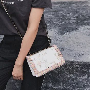 Lace Flowers Women bag 2020 New handbag High quality PU Leather Sweet Girl Square bag Flower Pearl Chain Shoulder Messenger Bag
Lace Flowers Women bag 2020 New handbag High quality PU Leather Sweet Girl Square bag Flower Pearl Chain Shoulder Messenger Bag