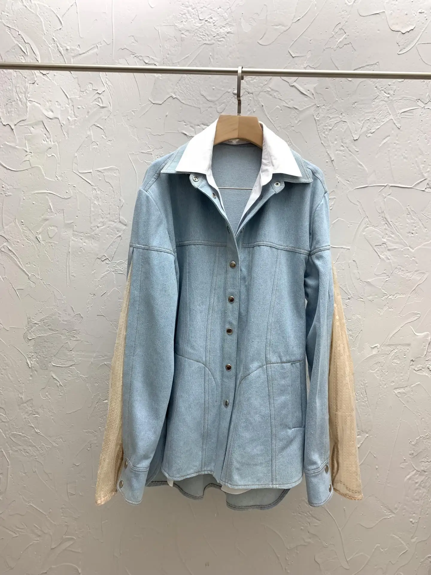 2019 new ladies high quality fashion long sleeve double lapel beaded stitching denim jacket 0809
2019 new ladies high quality fashion long sleeve double lapel beaded stitching denim jacket 0809