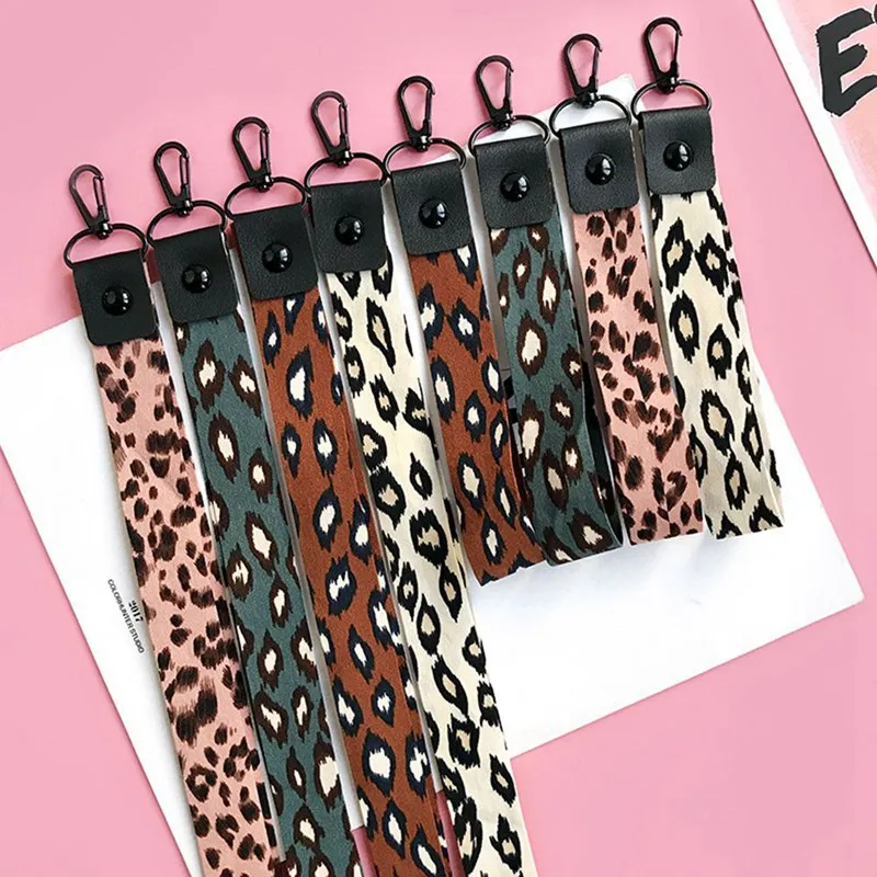 Leopard print Phone holder Key Lanyard Cheetah ID Badge Holders Animal Phone Neck Straps with Keyring
Leopard print Phone holder Key Lanyard Cheetah ID Badge Holders Animal Phone Neck Straps with Keyring