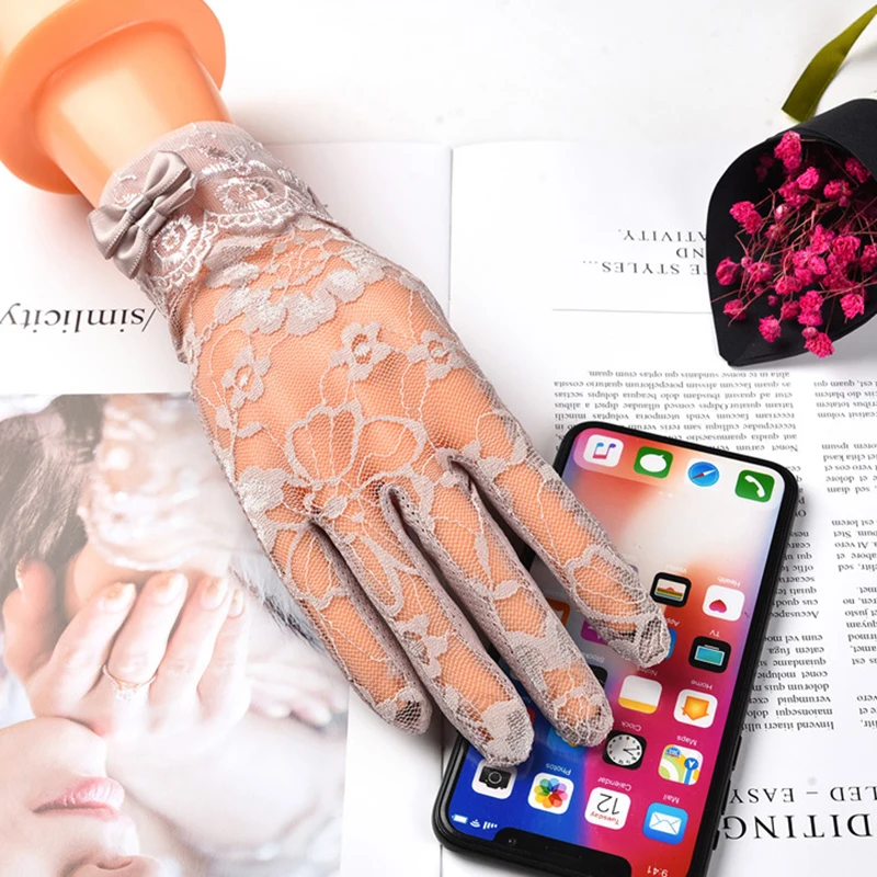 Elegance Lace Fashion Touch Screen Gloves Summer Sun Protection UV Ladies Thin Models Driving Non-slip Visor Gloves
Elegance Lace Fashion Touch Screen Gloves Summer Sun Protection UV Ladies Thin Models Driving Non-slip Visor Gloves