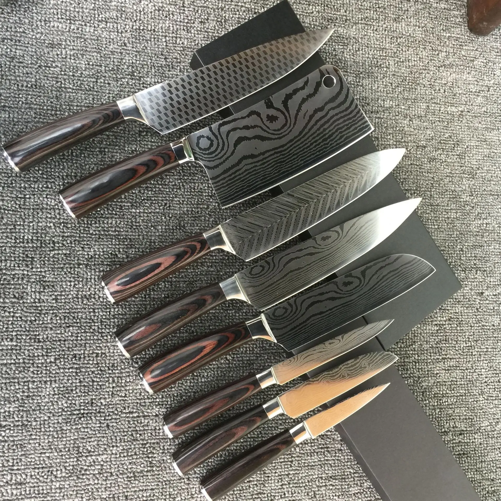 Damascus pattern chef's knife sliced meat knife kitchen knife wooden handle Sander knife universal knife
Damascus pattern chef's knife sliced meat knife kitchen knife wooden handle Sander knife universal knife