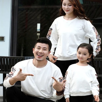 Plaid Long Sleeve Family Parent-child Pajamas Plaid Pants Round Neck Style Pajamas
Plaid Long Sleeve Family Parent-child Pajamas Plaid Pants Round Neck Style Pajamas