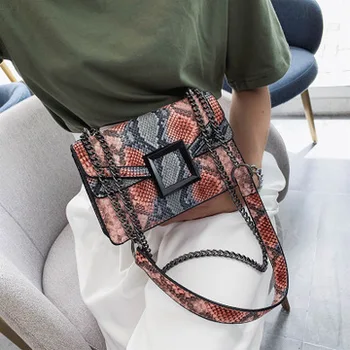 Snakeskin Women's Bag Lock Buckle Color Women's Shoulder Bag European and American Fashion Chain Messenger Bag Small Square Bag
Snakeskin Women's Bag Lock Buckle Color Women's Shoulder Bag European and American Fashion Chain Messenger Bag Small Square Bag