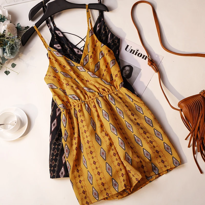 2020 New Summer Fashion Chiffon Printing Sling Jumpsuit Women Bali Holiday Beach V-neck Sexy Backless Seaside Wide Leg Shorts
2020 New Summer Fashion Chiffon Printing Sling Jumpsuit Women Bali Holiday Beach V-neck Sexy Backless Seaside Wide Leg Shorts