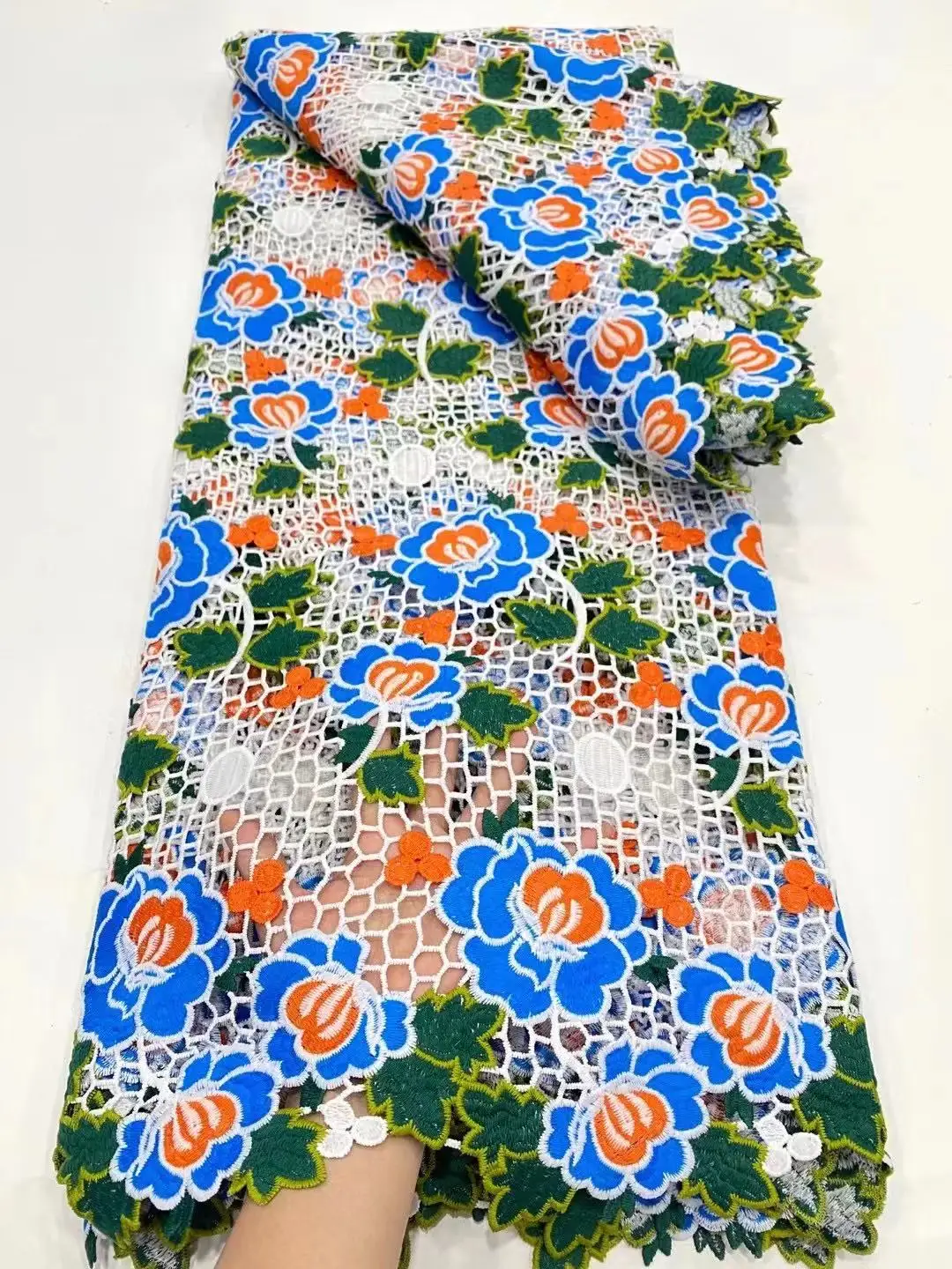 Nigerian Guipure Cord Lace Fabric Embroidery Colorful Skin Friendly Design Quality African Textile for Wedding Party Dress
Nigerian Guipure Cord Lace Fabric Embroidery Colorful Skin Friendly Design Quality African Textile for Wedding Party Dress