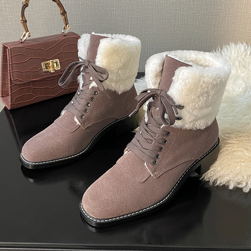 Winter 2020 new lamb fur snow boots warm Martin boots plus cashmere women's boots fashion new women's shoes womens boots 
Winter 2020 new lamb fur snow boots warm Martin boots plus cashmere women's boots fashion new women's shoes womens boots