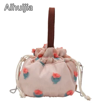 Women's Small Bucket Shoulder Messenger Bag Ladies Vintage Handbag Ladies Crossbody Bag Quality Embroidery Women Shoulder Bags
Women's Small Bucket Shoulder Messenger Bag Ladies Vintage Handbag Ladies Crossbody Bag Quality Embroidery Women Shoulder Bags
