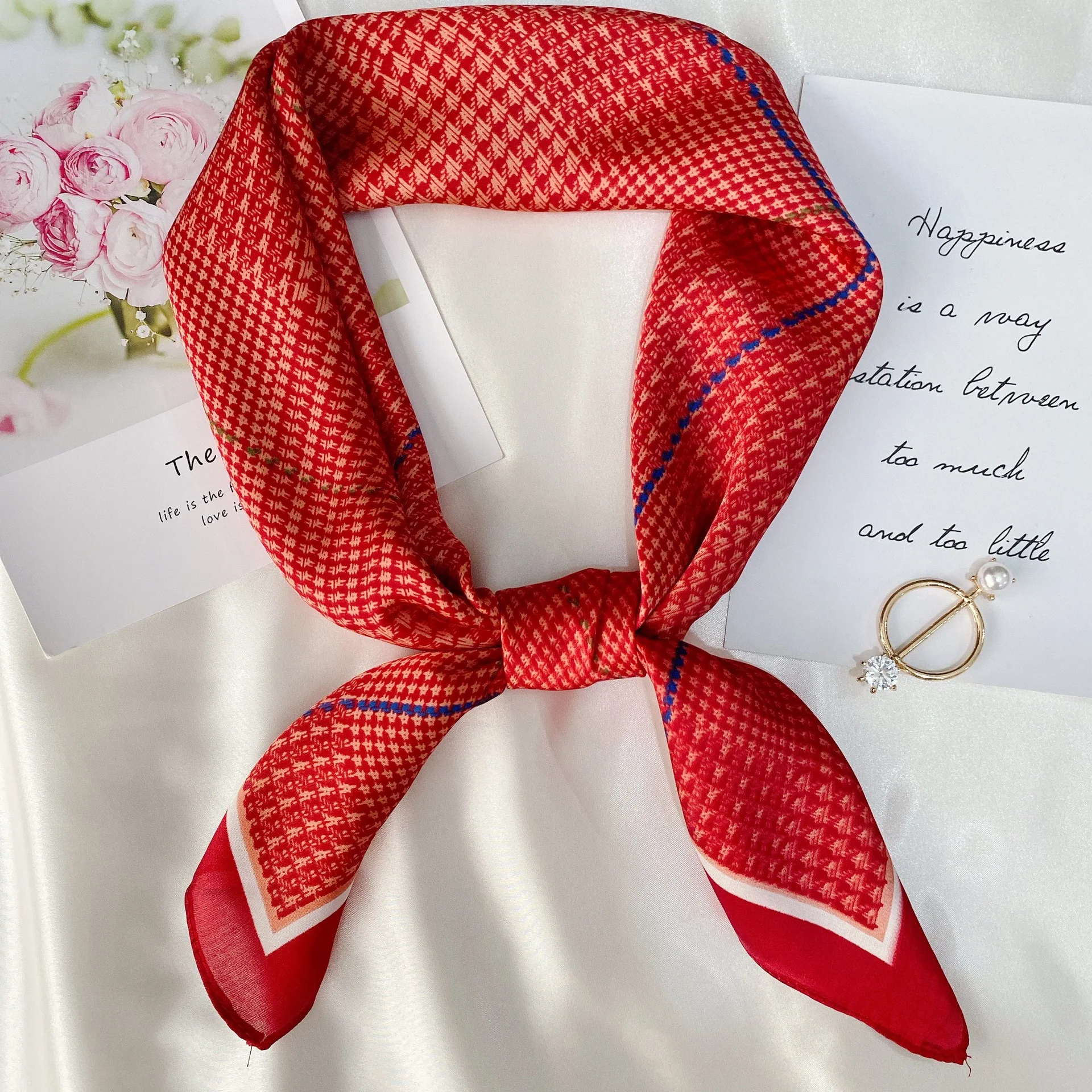 Classic Houndstooth Temperament All-match Small Square Decorative Scarf Sciarpa Donna Sjaals Voor Dames Echarpe Femme Polyester
Classic Houndstooth Temperament All-match Small Square Decorative Scarf Sciarpa Donna Sjaals Voor Dames Echarpe Femme Polyester