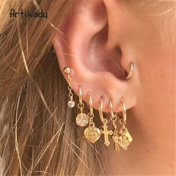 2020 New Arrival Hoop earrings For Women Matel Rouns Hollow Out Carve Samll Earrings Retro Simple Gold Crystal Jewelry
2020 New Arrival Hoop earrings For Women Matel Rouns Hollow Out Carve Samll Earrings Retro Simple Gold Crystal Jewelry