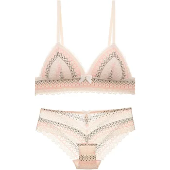 The new thin cotton bra bra with lace is a very comfortable and soft bra set комплект нижнего белья
The new thin cotton bra bra with lace is a very comfortable and soft bra set комплект нижнего белья