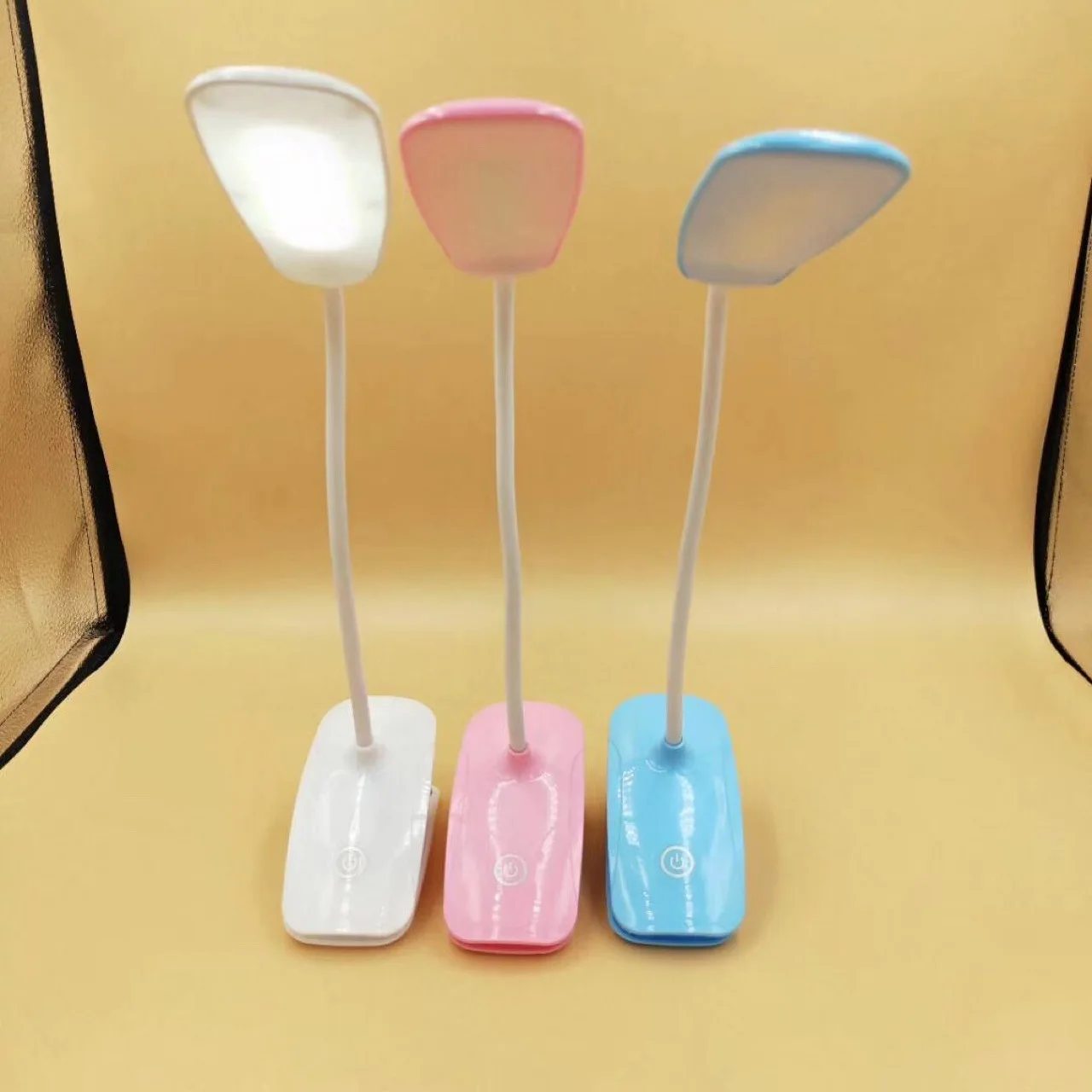 Table Lamp with Clamp Plug-in Type USB Eye Protection Lamp Led Student Dormitory Clip New Creative Small Table Lamp
Table Lamp with Clamp Plug-in Type USB Eye Protection Lamp Led Student Dormitory Clip New Creative Small Table Lamp