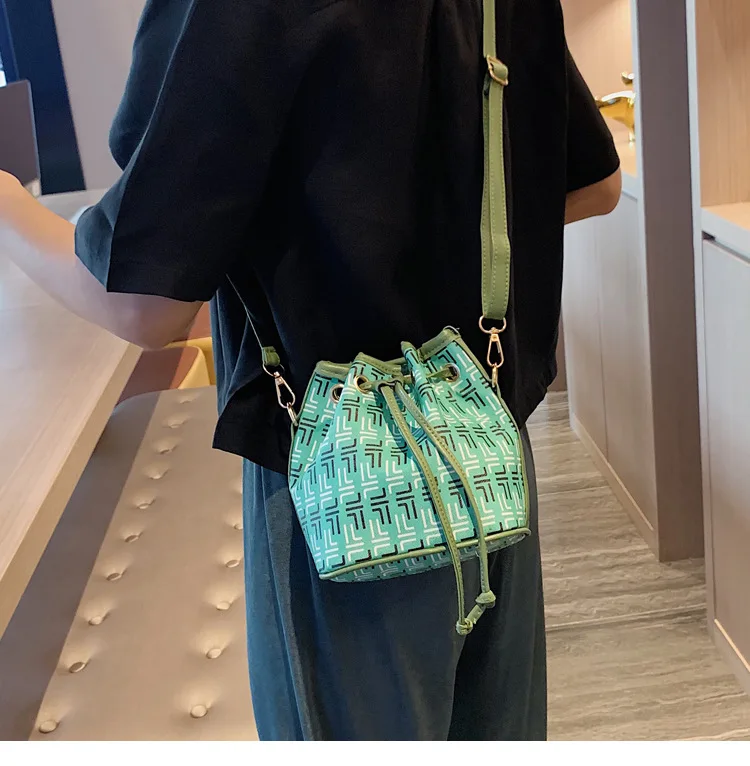 2020 Early Autumn New Style Europe And America Fashion Pull-belt Shoulder Bag Printed Contrast Color Bucket Shoulder Bag