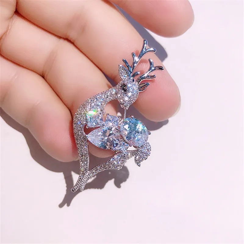 3A Cubic Zirconia Deer Brooch Pin Luxury Crystal Elk Brooches for Women Men Suit Christmas Pin Accessories Jewelry Animal Broach
3A Cubic Zirconia Deer Brooch Pin Luxury Crystal Elk Brooches for Women Men Suit Christmas Pin Accessories Jewelry Animal Broach