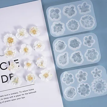 DIY crystal drop mold small flower decoration whole board multi specification Daisy silica gel mold
DIY crystal drop mold small flower decoration whole board multi specification Daisy silica gel mold