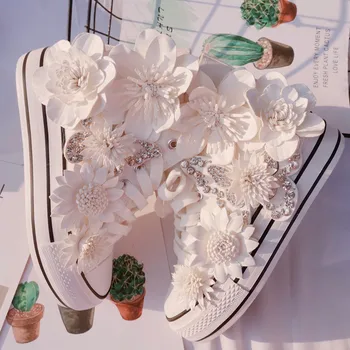 Original retro flower rhinestones increased canvas lace-up shoes platform women's single shoes 2020 autumn new high-top shoes
Original retro flower rhinestones increased canvas lace-up shoes platform women's single shoes 2020 autumn new high-top shoes