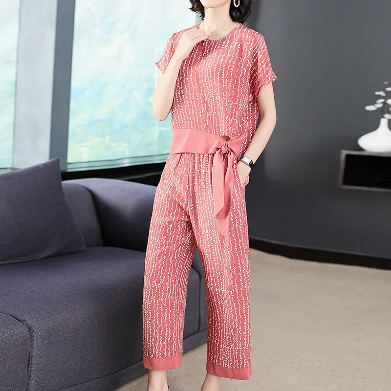 Middle-aged Mom WOMEN'S Two-piece Suit 2019 Summer New Style Tops Wide-Leg Capri Pants Printed Real Silk-Style Set
Middle-aged Mom WOMEN'S Two-piece Suit 2019 Summer New Style Tops Wide-Leg Capri Pants Printed Real Silk-Style Set