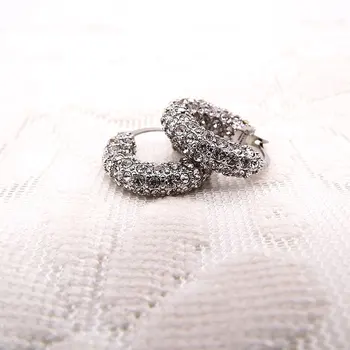 Women Rainbow Earrings Cubic Zirconia Ear Cuff Set for Female Trendy Gold Huggie Clip on Earrings Earcuff Crystal Jewelry
Women Rainbow Earrings Cubic Zirconia Ear Cuff Set for Female Trendy Gold Huggie Clip on Earrings Earcuff Crystal Jewelry