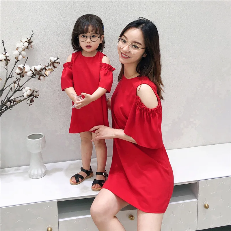 Мама мамочка и дочка красные вечерние платья летние 2020 одежда с надписью Mommy and Me