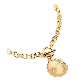 2020 New Fashion Hiphop Street Stainless steel Brass Plated 18k Gold Moon Star Coin Pendant Chunky Chain Necklaces For Women
2020 New Fashion Hiphop Street Stainless steel Brass Plated 18k Gold Moon Star Coin Pendant Chunky Chain Necklaces For Women