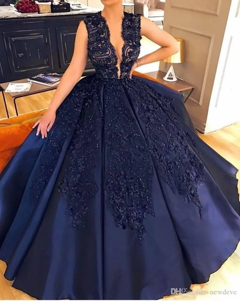 

Dark Navy Ball Gown Prom Dresses Sexy Deep V Neck Lace Appliques Evening Gowns Beaded Crystal Princess Special Occasion Dress
