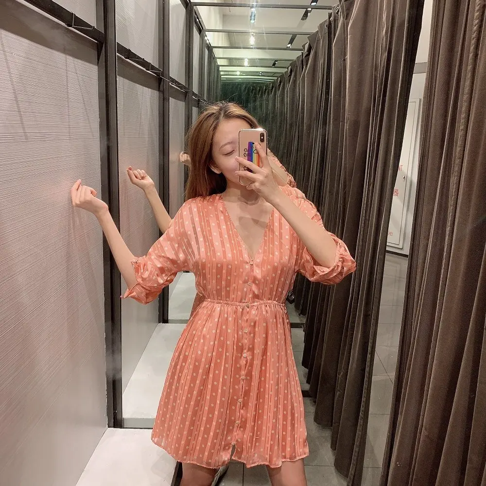 Western Style Polka Dot Splicing Dress 2019 Summer New Style Elegant Ladies' Versatile Elastic Waist Hugging Slimming Short Skir
Western Style Polka Dot Splicing Dress 2019 Summer New Style Elegant Ladies' Versatile Elastic Waist Hugging Slimming Short Skir