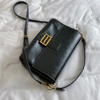 Vintage Fashion Female Tote bag 2019 New High Quality PU Leather Women's Designer Handbag Lock Casual Shoulder Messenger Bag
Vintage Fashion Female Tote bag 2019 New High Quality PU Leather Women's Designer Handbag Lock Casual Shoulder Messenger Bag